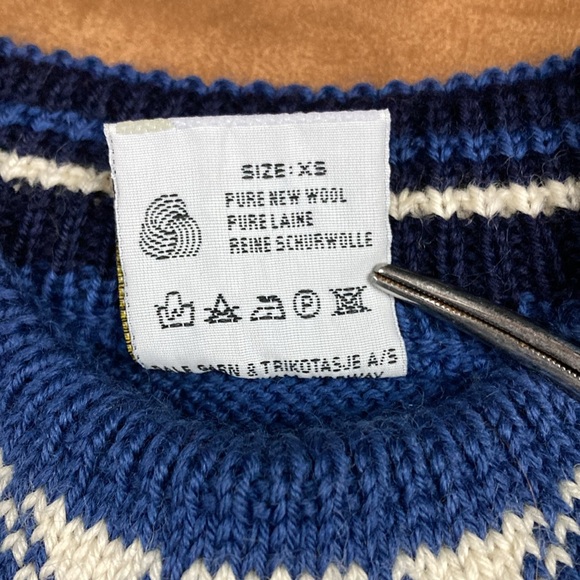 Dale of Norway Blue and White Snowflake Sweater Men’s XS - Picture 4 of 8